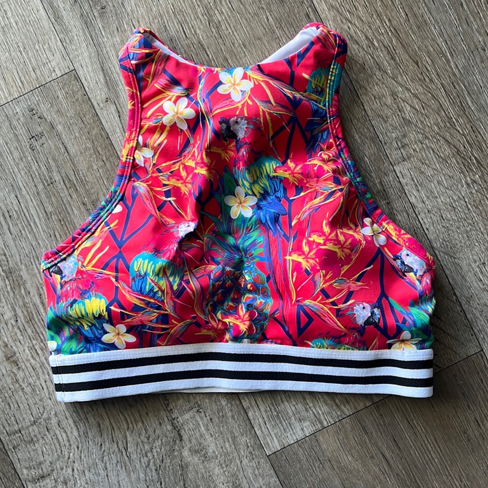 Chestee sports bra with pads